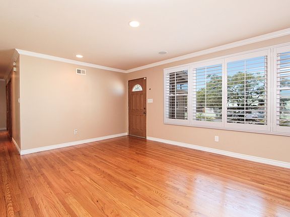 4th image of 3681 Belford St