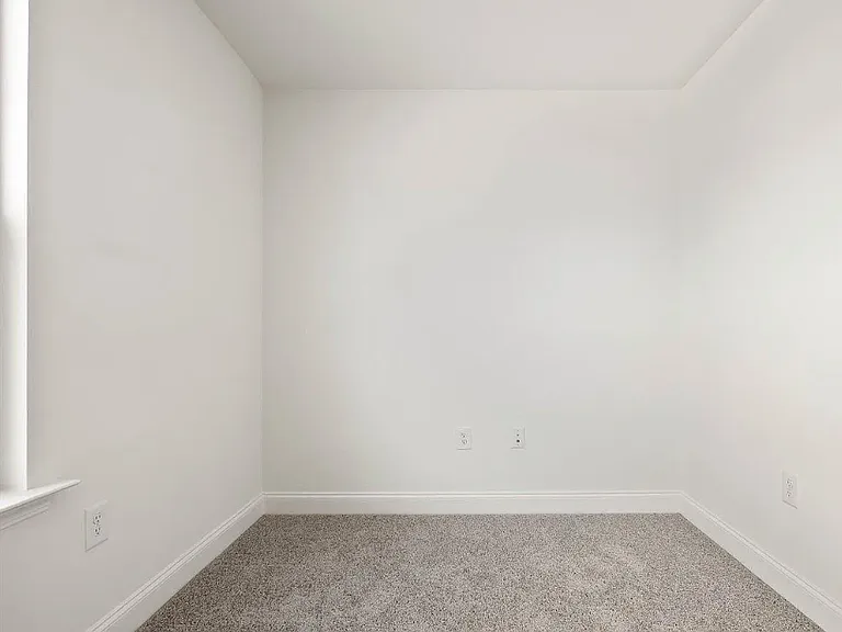 53 Lavender Ln — Photo 10