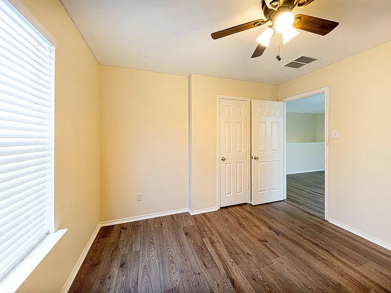 3603 Avalon Castle Dr — Photo 23