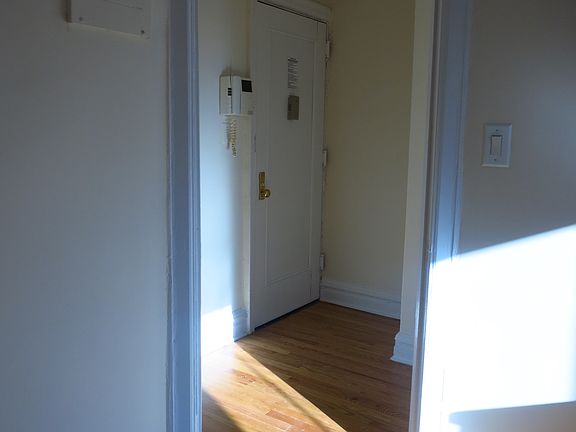4th image of 535 E 78th St APT 4C