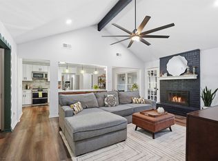 700 Highland Crest Dr, Hurst, TX 76054