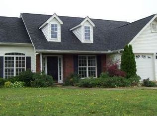 163 Arbor Gate Dr, Cornelia, GA 30531