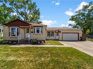 9319 Pinegrove Ave, Parma, OH 44129