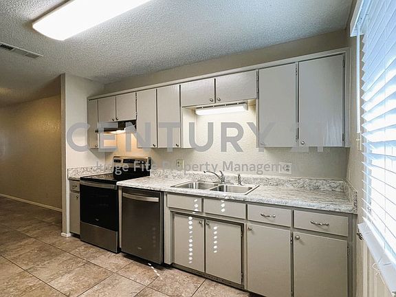 5th image of 1109 Curtis Dr APT A