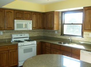 831 Ashler Ct, Columbus, OH 43235