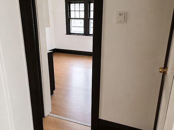 3rd image of 1737 Saint Paul St #Dwr