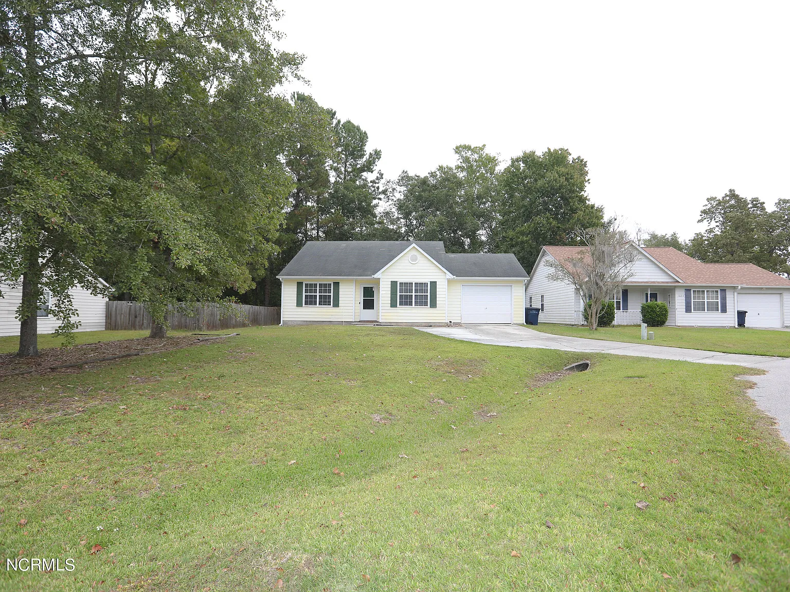 3 bed, 2.0 bath, 1168 sqft, $1,550 — Photo 2