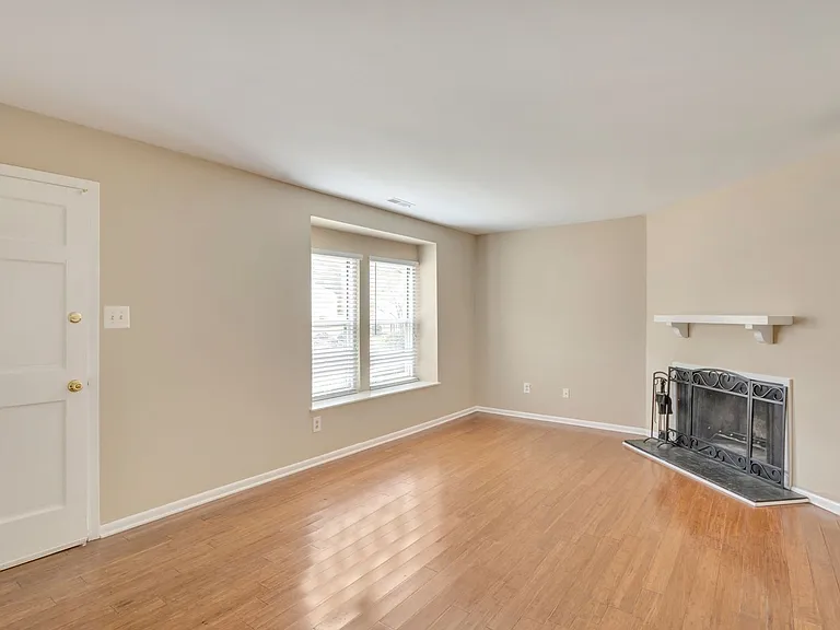 2716 Gatewood Cir — Photo 5