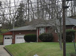 1114 Oakdale Rd, Oakdale, PA 15071