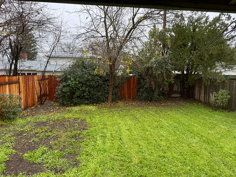 1110 Anderson Rd — Photo 4
