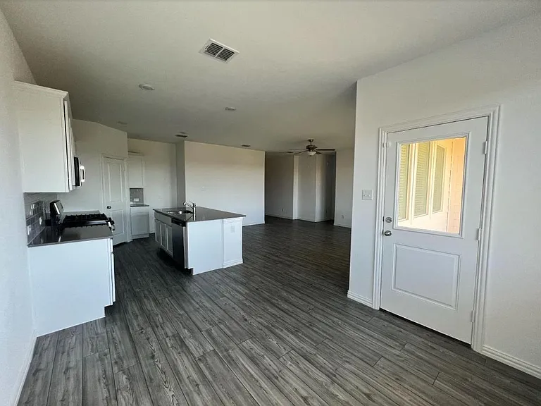 7905 Marsh Ln — Photo 3