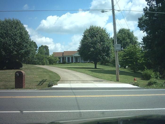 1st image of 2661 Ashland City Rd
