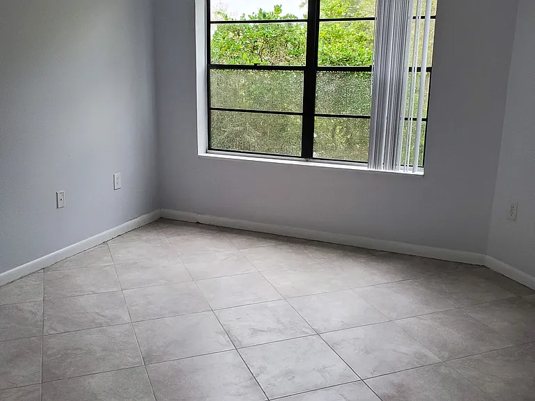 3546 Southpointe Dr — Photo 30