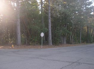 204 S Kerby Ave, Cave Junction, OR 97523