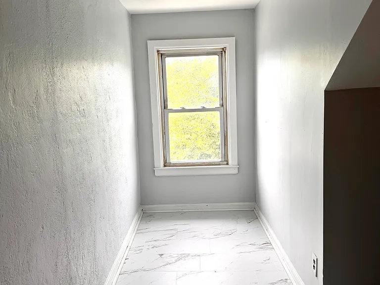 33 Delaware Ave #2 — Photo 20