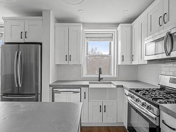 3rd image of 7520 Ridge Blvd APT 2A