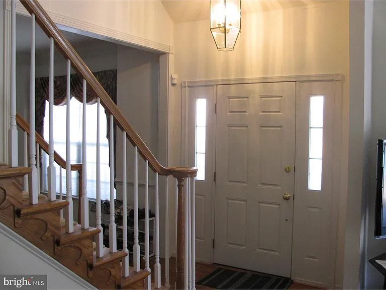 218 Silverbell Ct — Photo 4