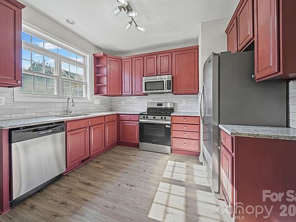 2nd image of 115 Sunridge Dr