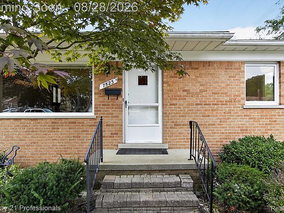 4th image of 7523 Robindale Ave