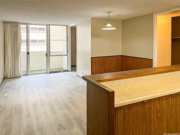 1122 Kinau St APT 803, Honolulu, HI 96814