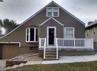 6028 Hickory St, Omaha, NE 68106
