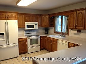 3rd image of 17 Burdette Ct