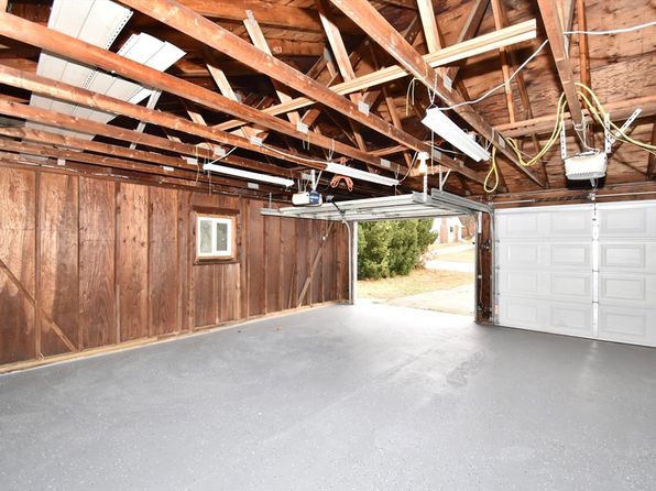 64 Potash Hill Ln, Hampden, MA 01036