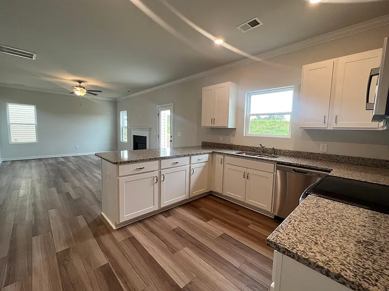 640 Cam Cir — Photo 4