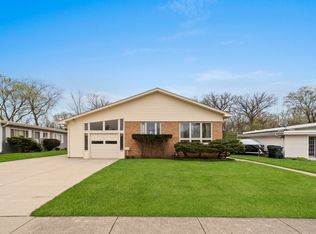 4631 Linden Ave, Glenview, IL 60025