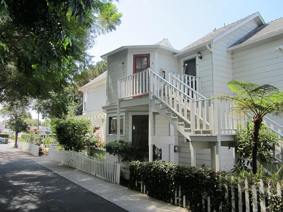 222 W Micheltorena St #5