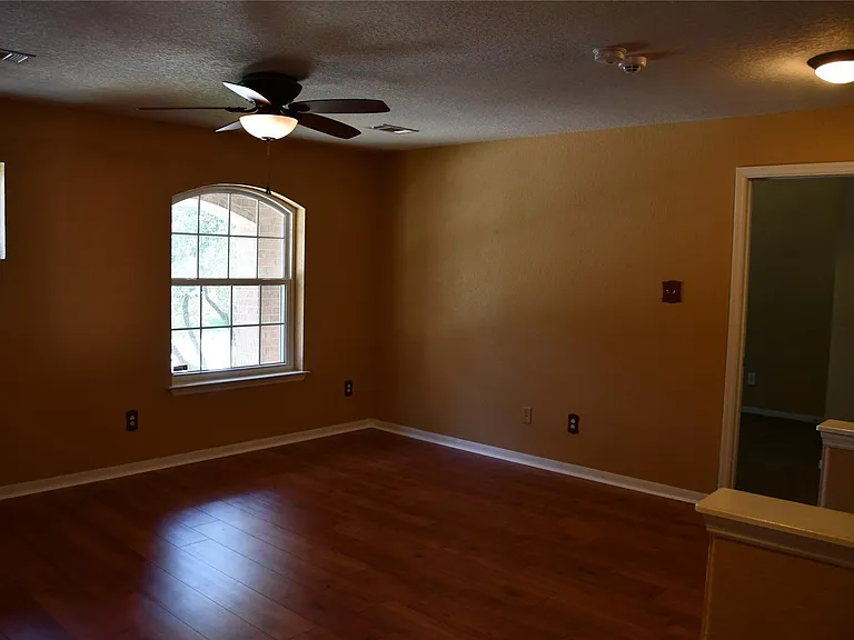 18118 Cypress Valley Ln — Photo 22