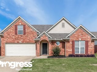 5727 Hunters Chase Dr, Southaven, MS 38672