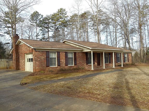 3rd image of 309 Michelle Ln