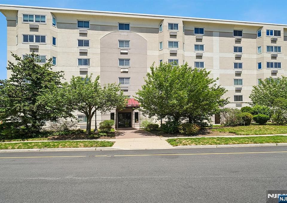 1st image of 310 Lookout Ave APT 501