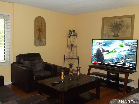 4th image of 281 Gardner Avenue #J4