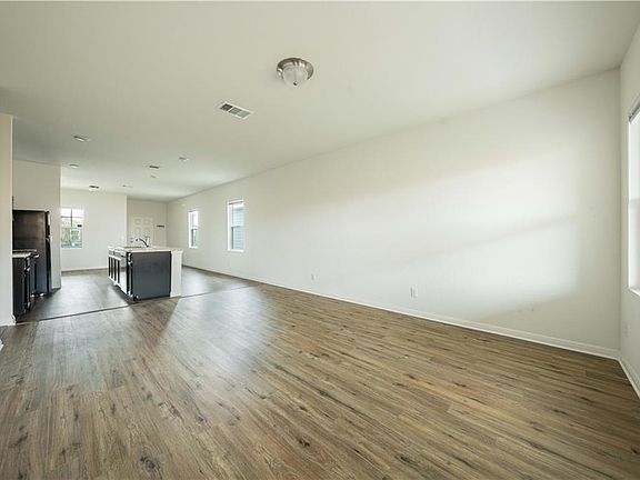 5th image of 600 Bunton Reserve Blvd