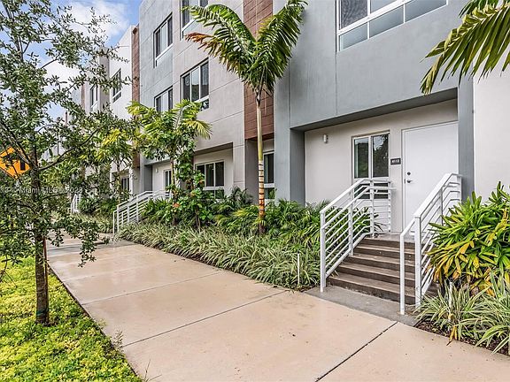 2nd image of 2505 NE 193rd St #4110