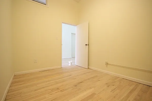 Rented by Nooklyn NYC LLC | media 42