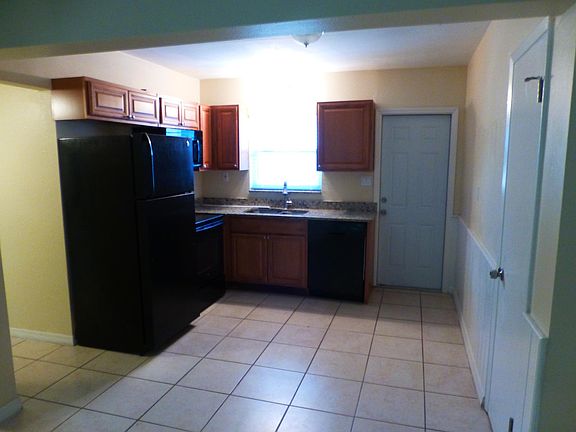 2nd image of 308 1/2 S Meteor Ave
