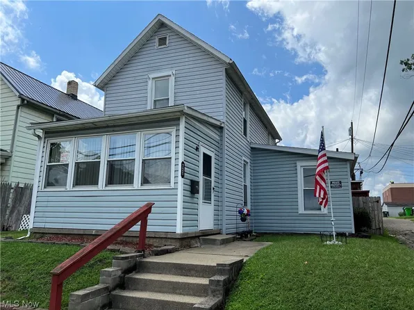 721 S 8th St, Coshocton, OH 43812