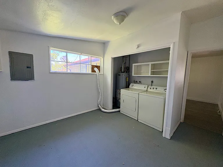 5547 Holborn Dr — Photo 7