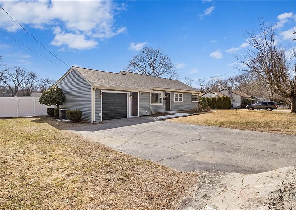 684 County Rd, Barrington, RI 02806 Zillow