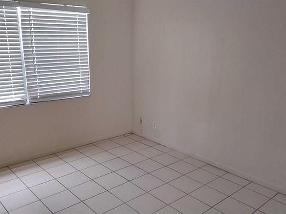 3rd image of 4838 Sunny Palm Cir APT G