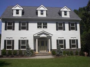 14 Vail Ln, Watchung, NJ 07069