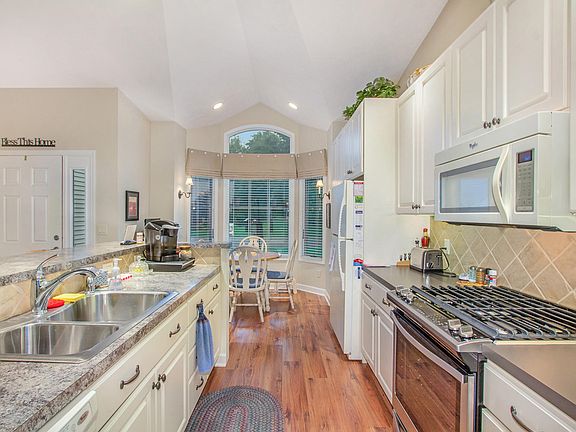 5th image of 4324 Willow Lane Dr NE