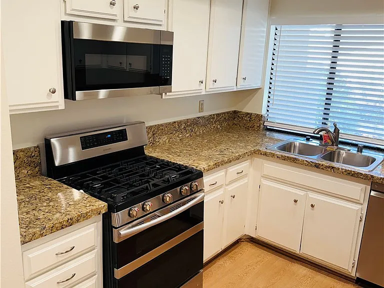 8933 Modesto Cir #1215B — Photo 9