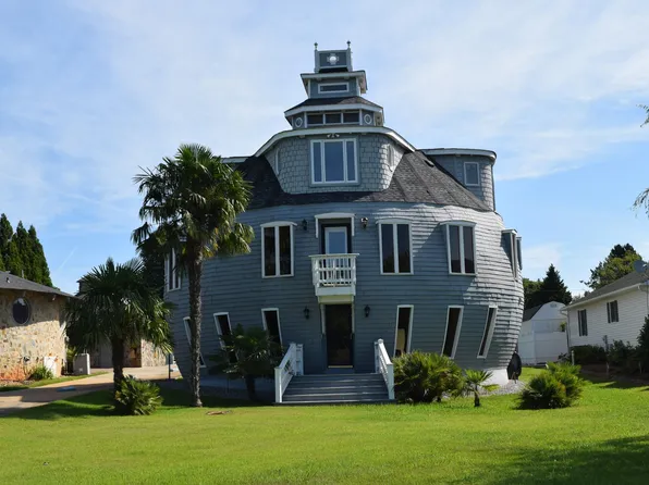 26 Coastline Dr, Inman, SC 29349