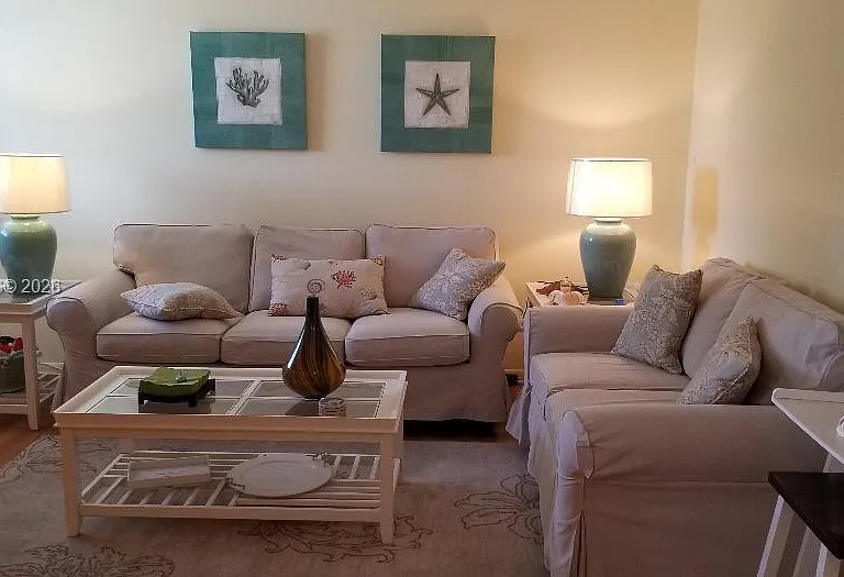 1801 S Treasure Dr #302 — Photo 8