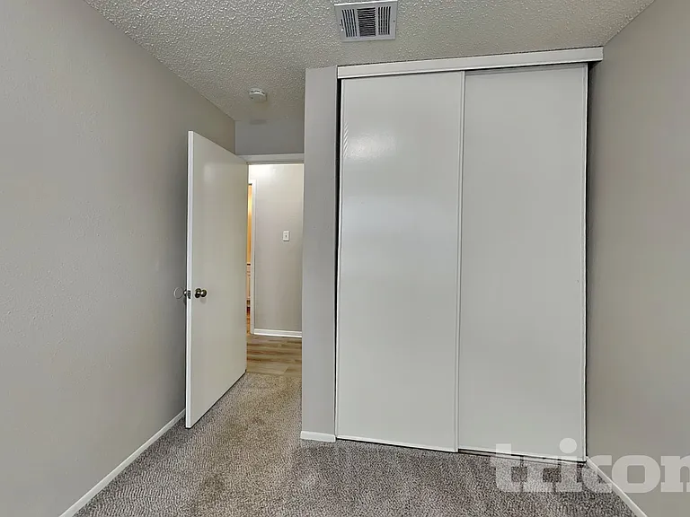 9506 Sugarloaf Dr — Photo 11