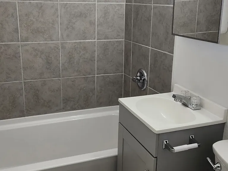 2645 W Morten Ave #2 — Photo 7